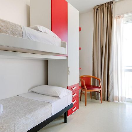 Hotel La Perla Rimini Kültér fotó