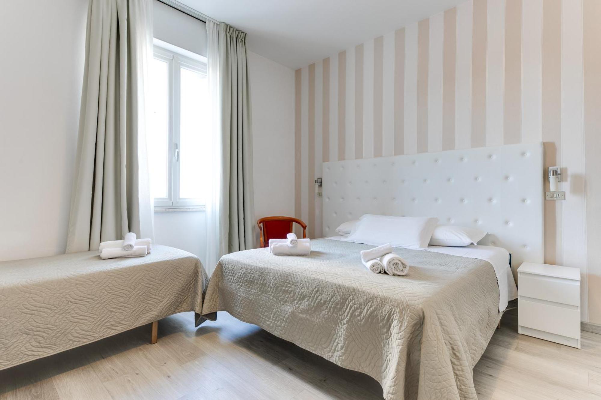 Hotel La Perla Rimini Kültér fotó