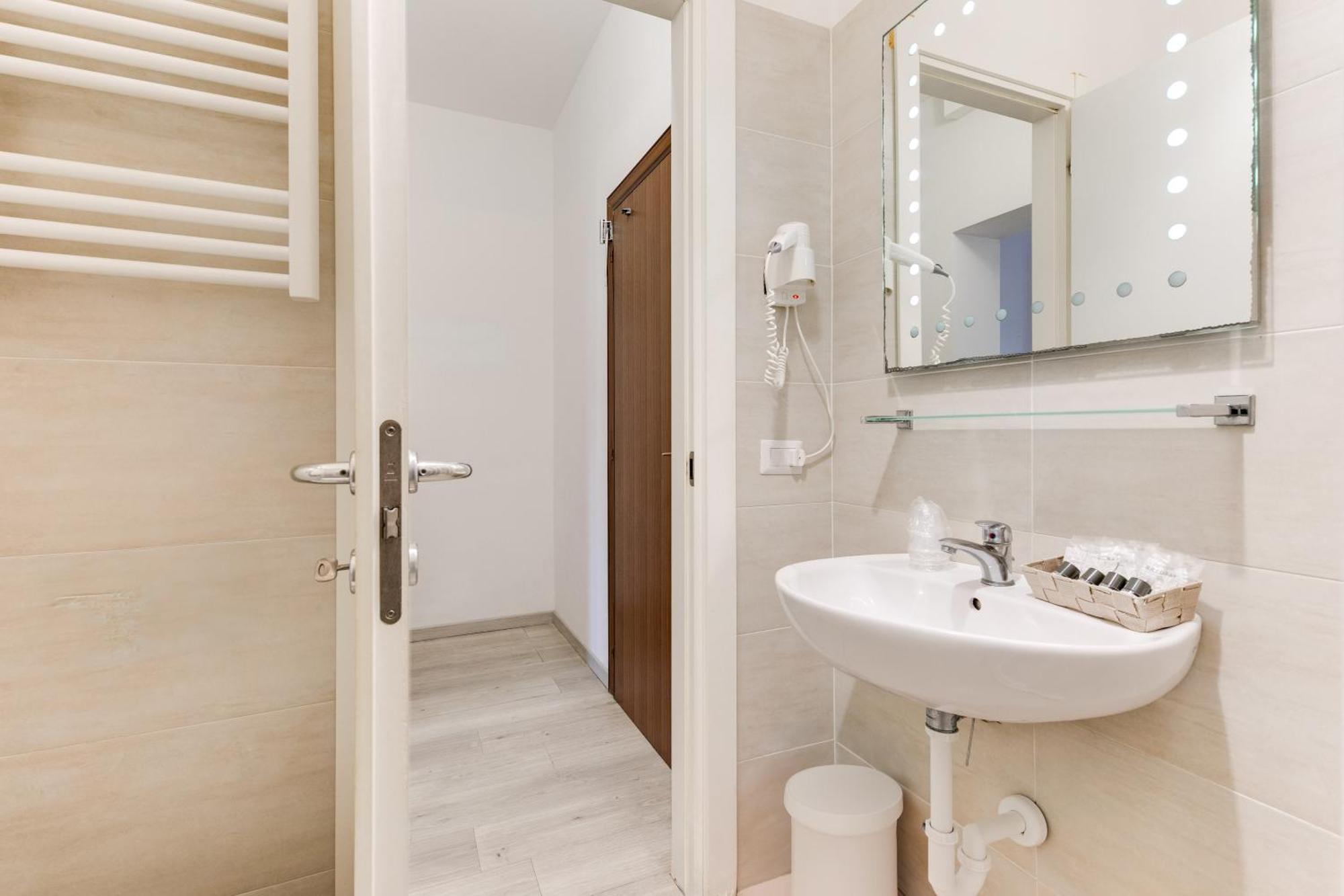 Hotel La Perla Rimini Kültér fotó