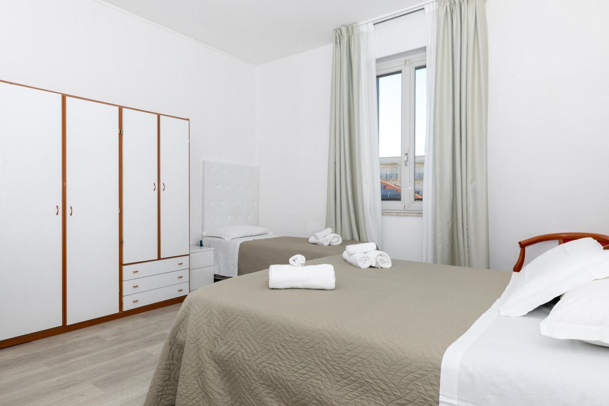 Hotel La Perla Rimini Kültér fotó