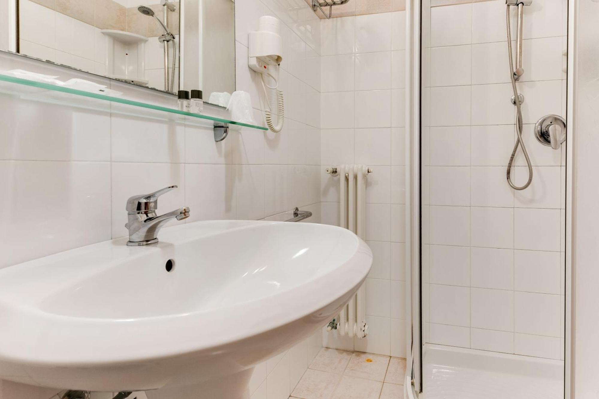 Hotel La Perla Rimini Kültér fotó